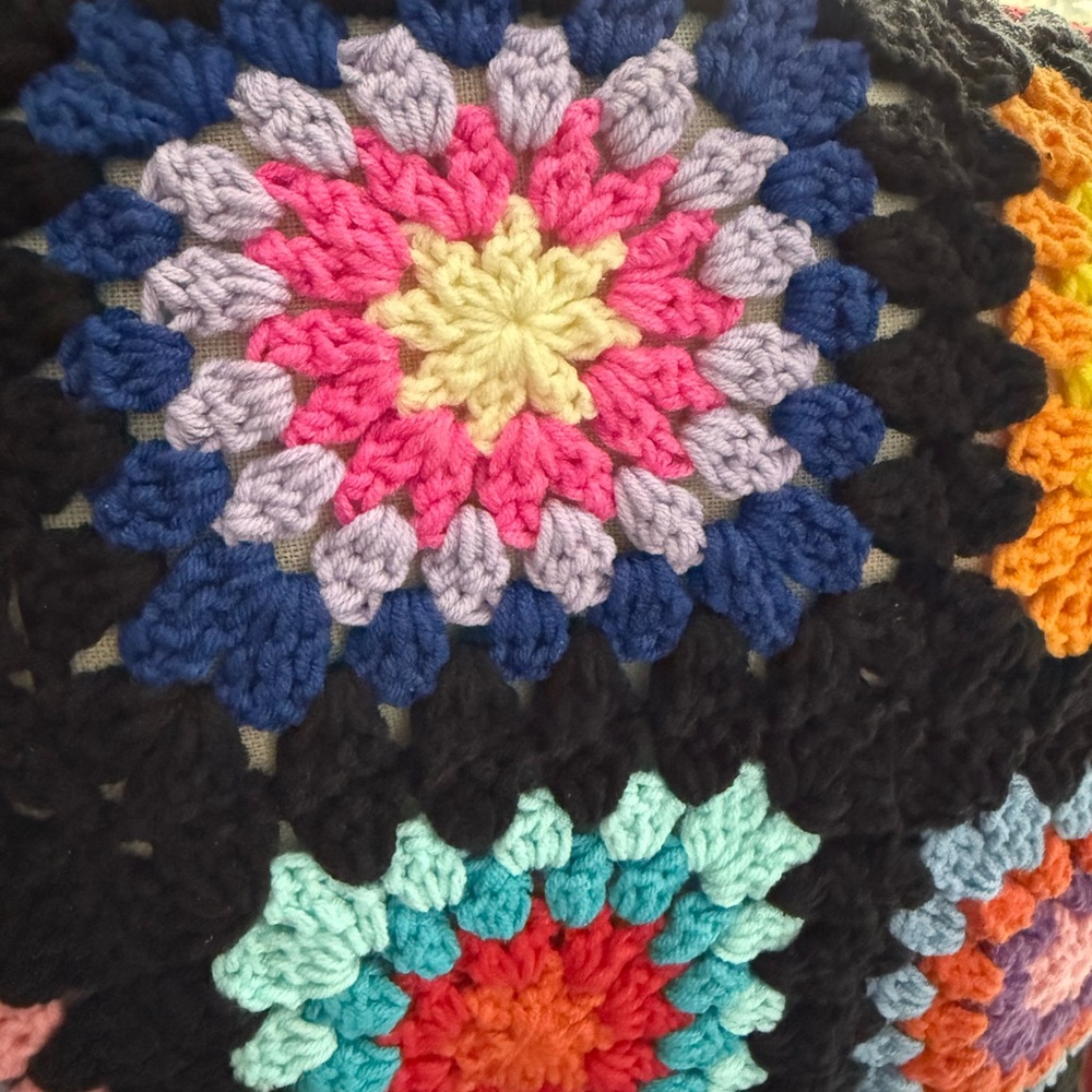 Women's new handmade crochet medium granny square cardigan - Picture 4 of 6